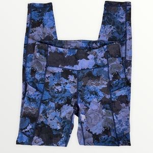 Lululemon  26" Speed Up Tight Blue Screen Camo Multi with Pockets size 4